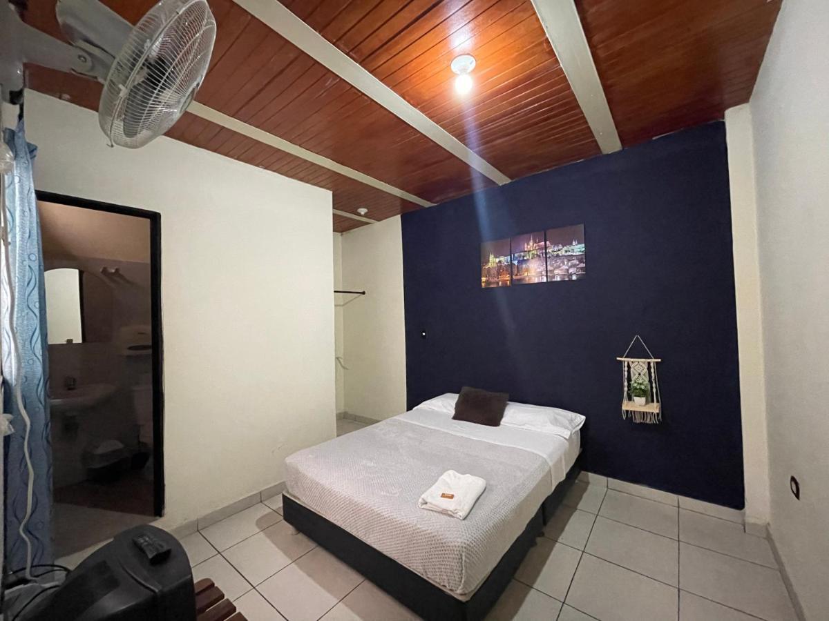 Otono Hostel Сан-Хиль Экстерьер фото