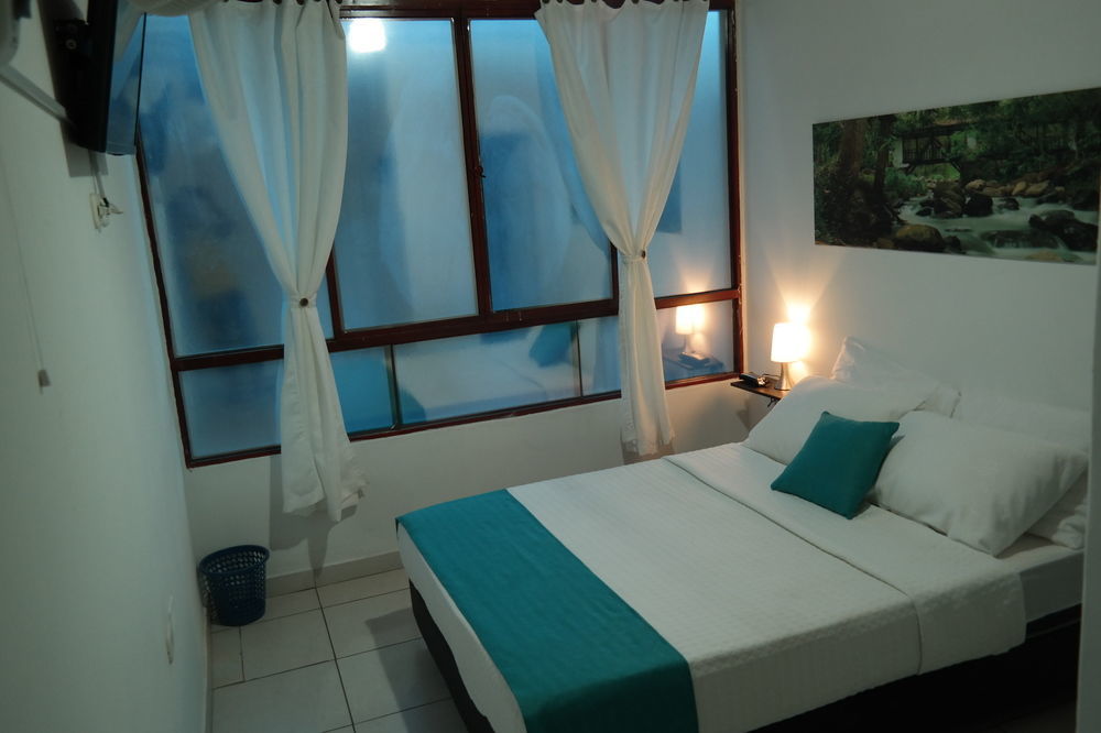 Otono Hostel Сан-Хиль Экстерьер фото