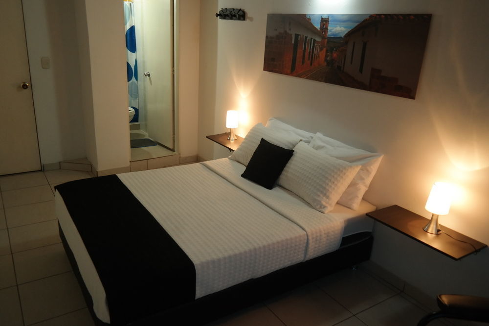 Otono Hostel Сан-Хиль Экстерьер фото
