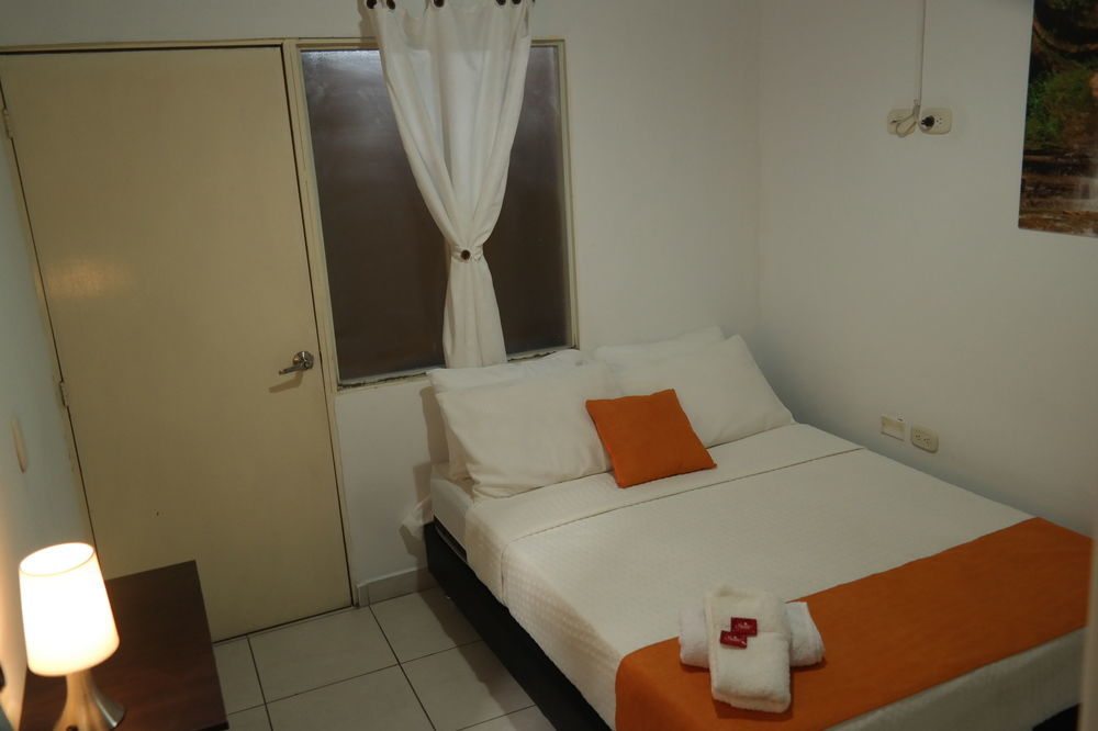 Otono Hostel Сан-Хиль Экстерьер фото
